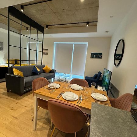 London Luxury Flat With Balcony, River View, O2 Arena, Excel, Canary Wharf, Station Appartement Buitenkant foto